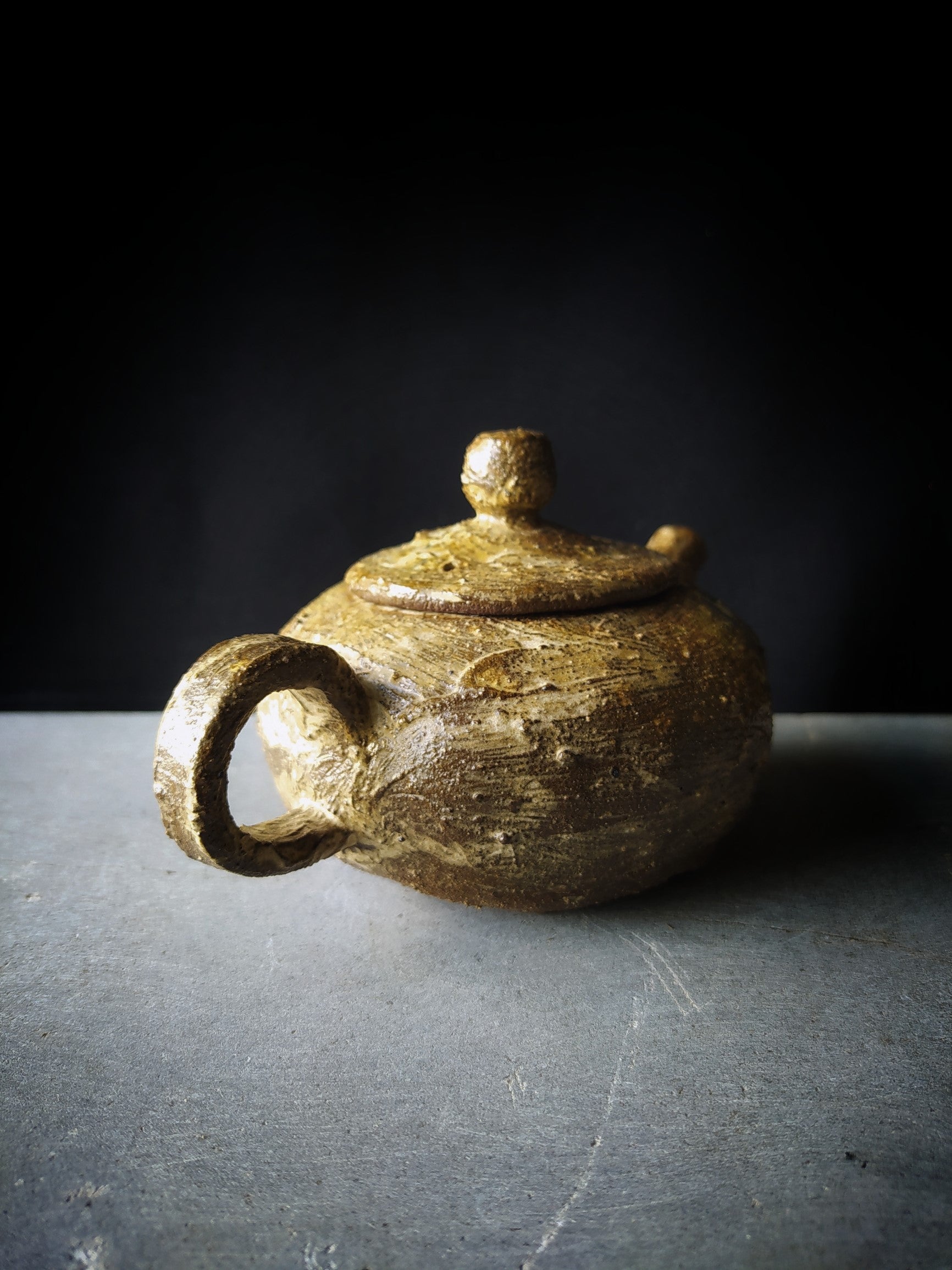Anton Filonov large gongfu teapot - handle