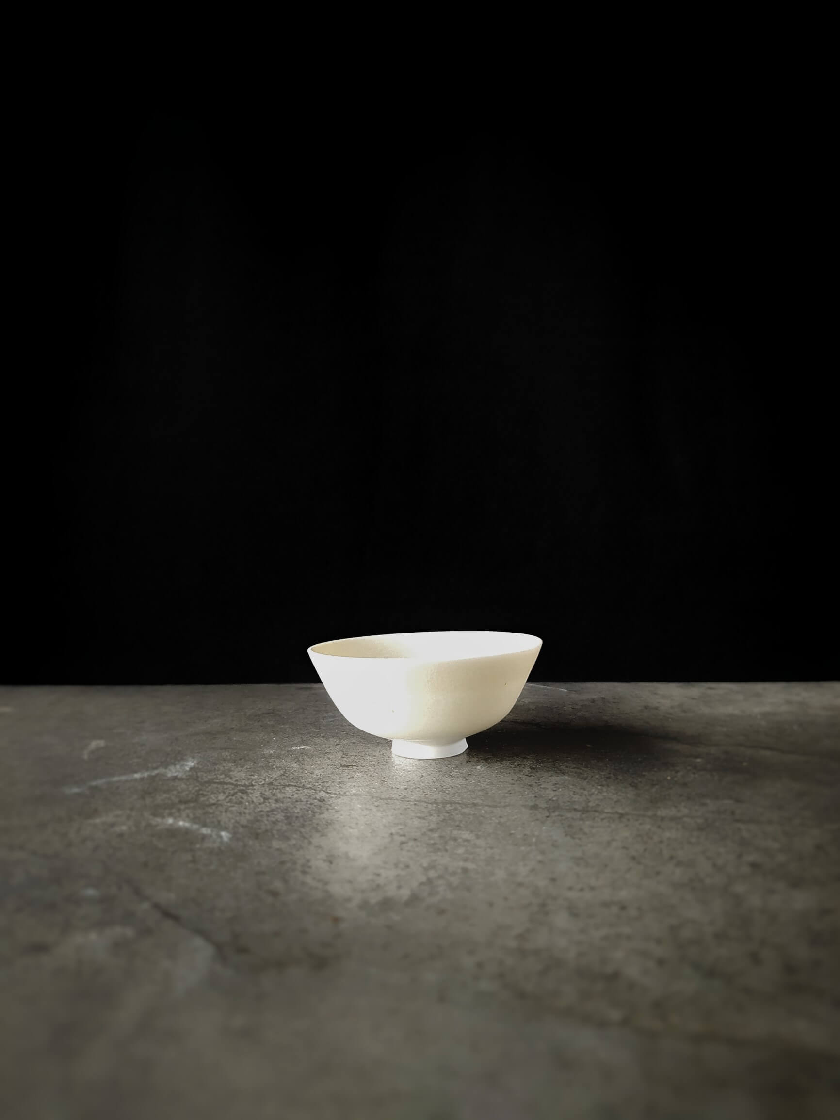 Manon Clouzeau tiny porcelain bowl 3.1